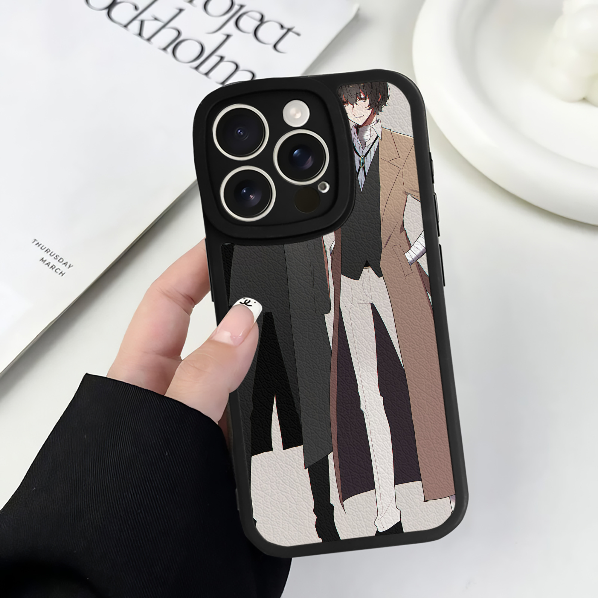 （画像用） 文豪ストレイドッグス Bungo Stray Dogs 【iPhone 16シリーズ対応】シリコンスマホケース（レザー調） 材質：シリコン
